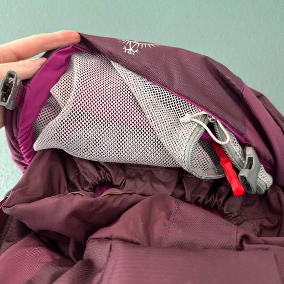 OSPREY Sirrus 26 Women's Backpack - Elderberry Purple | Hiking Daypack - Picture 3 of 9